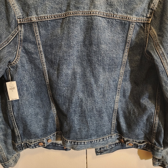 NEW GAP DENIM JACKET - Picture 9 of 10